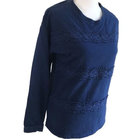 ✨5 for $15✨ Liz Claiborne Blue Lace Crew Neck Sweatshirt 100% Cotton Size M - Picture 3 of 6